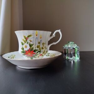 1 bone china Christmas 🎄 teacup ☕ and saucer | Bluebird made in Canada 🇨🇦